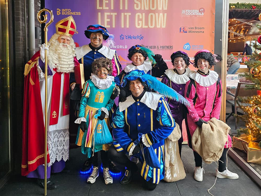Sinterklaas op bezoek bij Villa’s IJsbaan in IJmuiden UITagenda, IJmuiden / Velsen