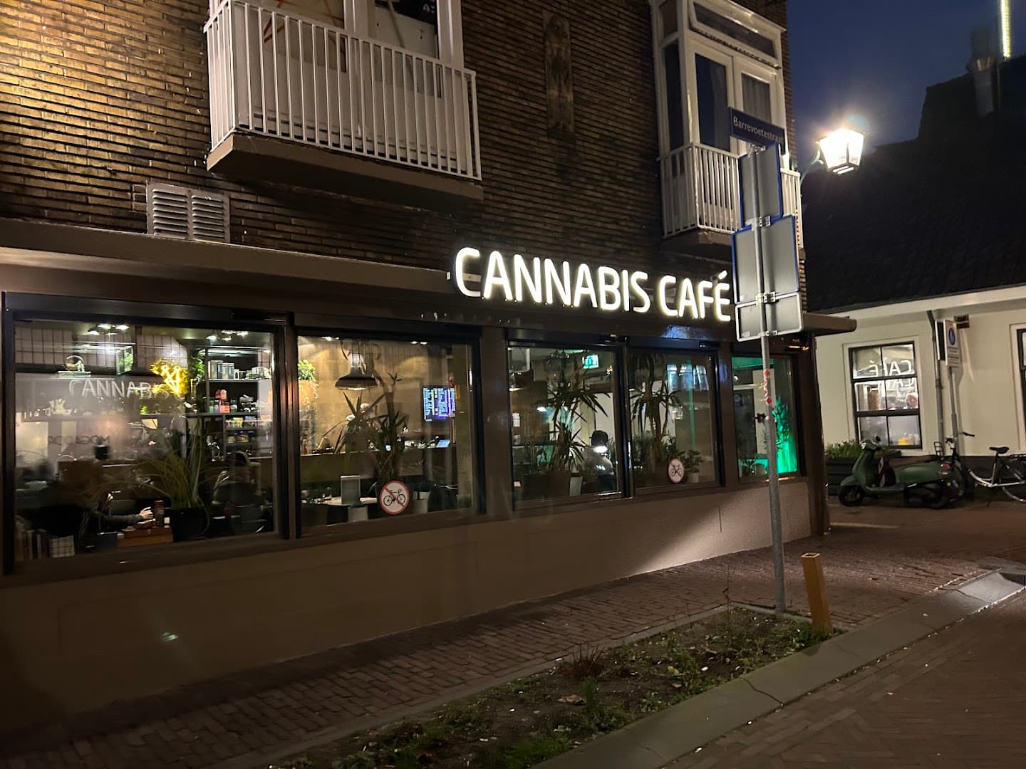 The cannabis cafe