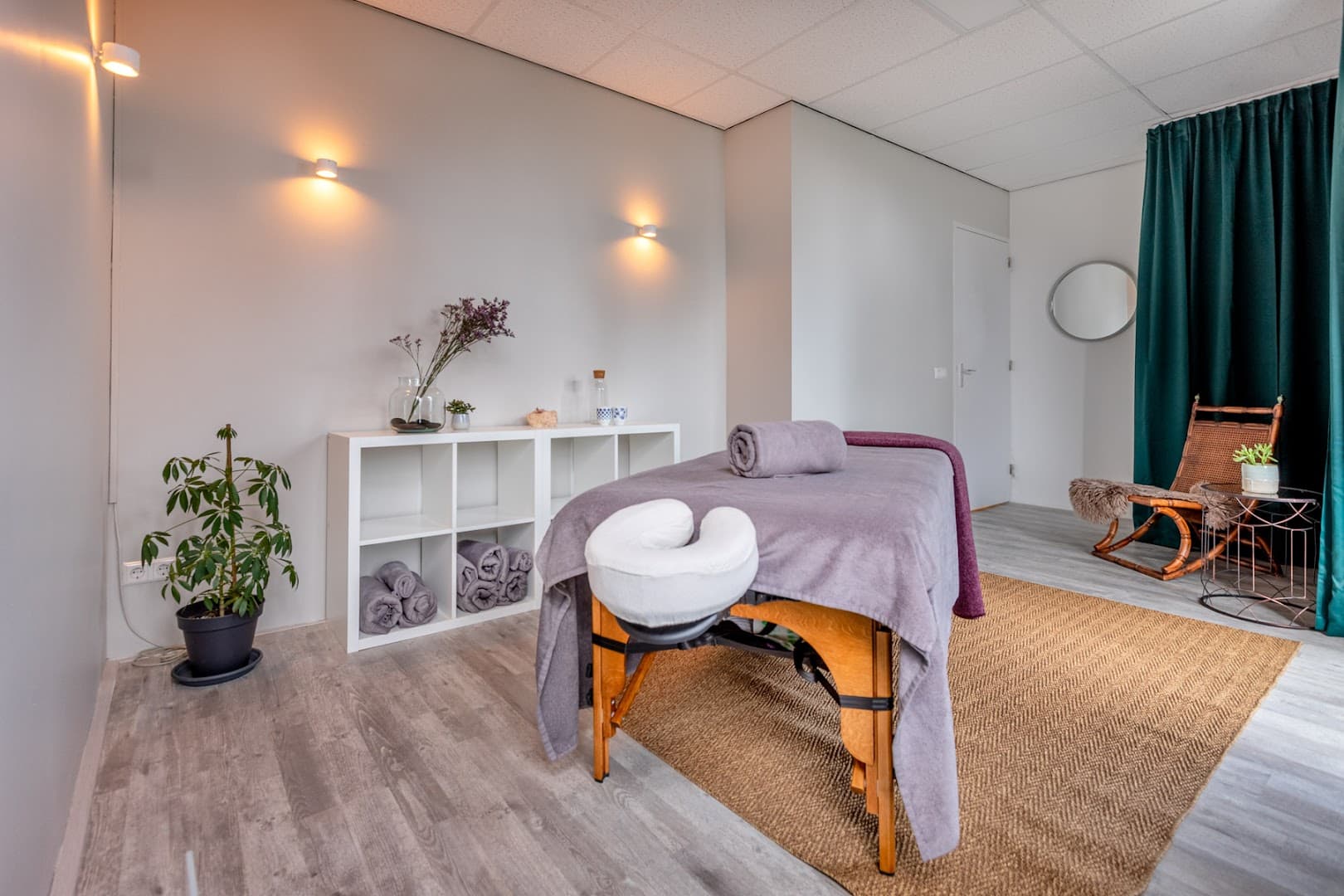 From Head To Toes massage studio