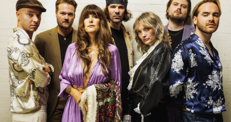 The Cosmic Carnival – The Very Best of Fleetwood Mac