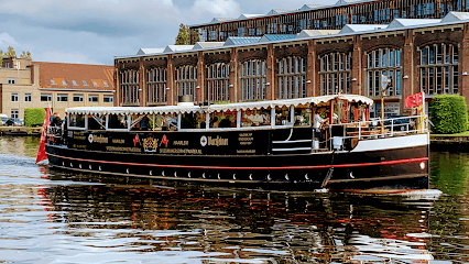 Sfeermakers op het water -Haarlem Salonschip Stad Dockum te Haarlem