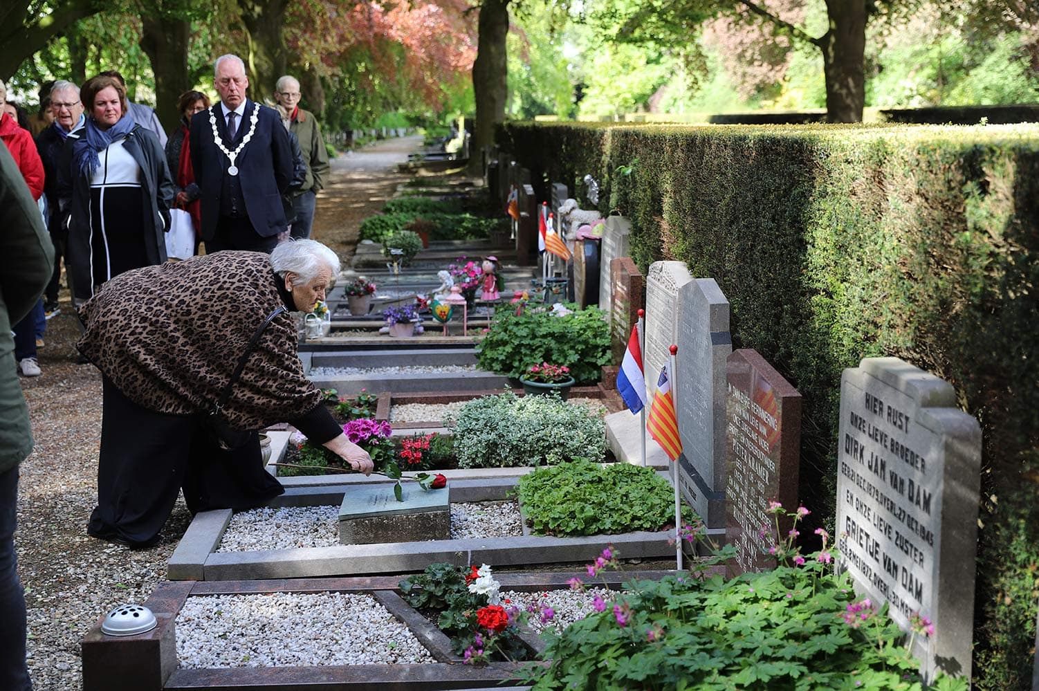 Verzetsmonument Knielend Echtpaar